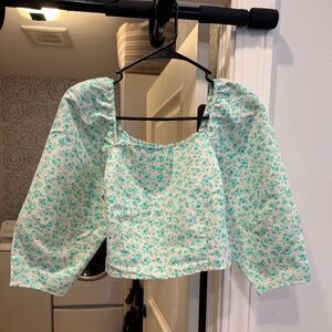 Levi’s cropped shirt
